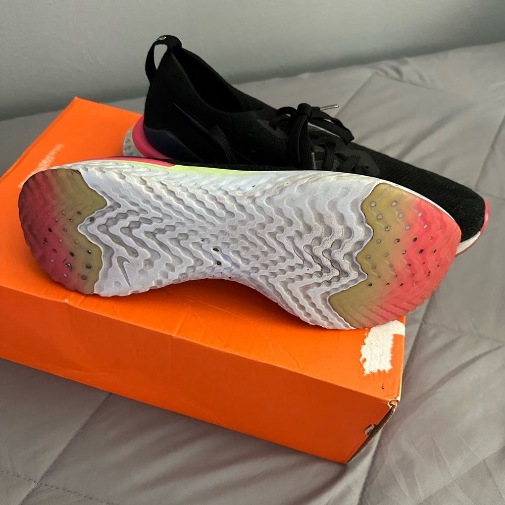 Nike Epic React Flyknit 2 - image 4